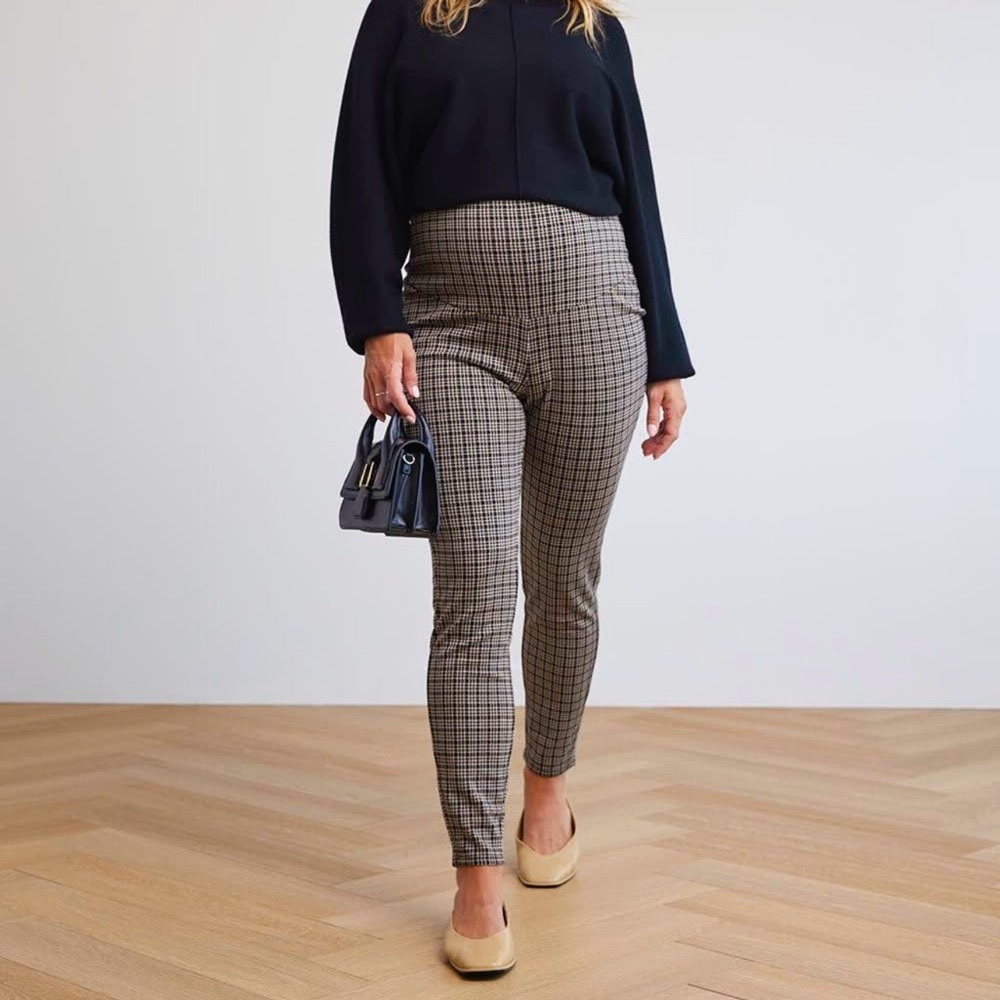 NWT✨Thyme Maternity Plaid Legging Size M